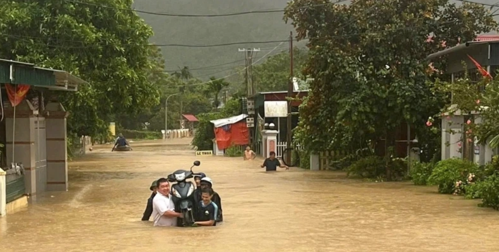 Một số tuyến trường trong khu dân cư xã Như Thanh bị ngập nặng.