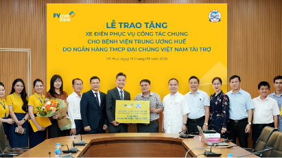 PVcomBank donates 10 electric vehicles to support Hue Central Hospital operations