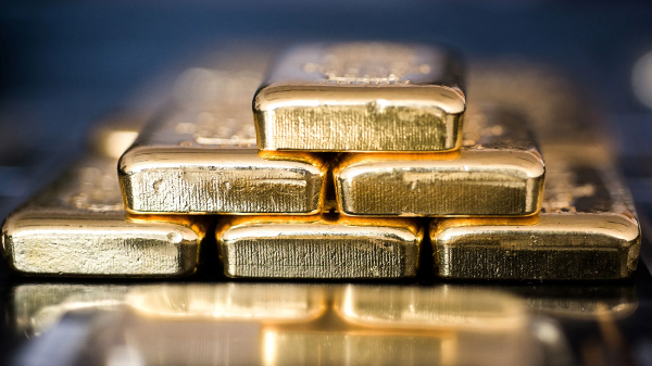 Đà tăng duy trì, giá vàng hướng tới mốc 4.200 USD/oz