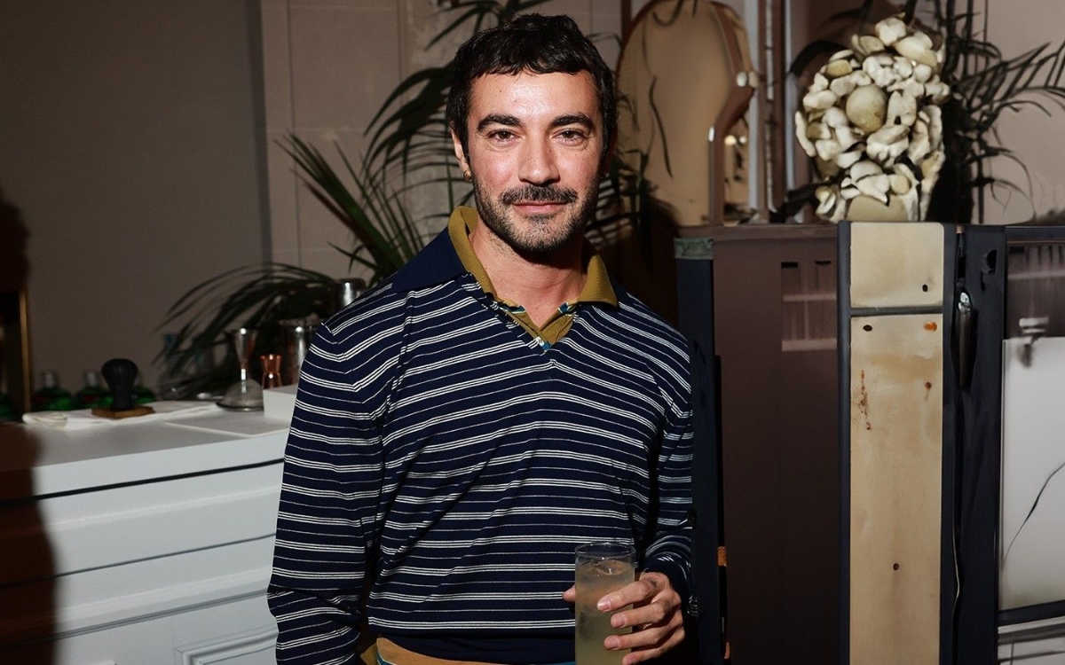 Dario Vitale&nbsp;kế nhiệm Donatella Versace, trở thành giám đốc sáng tạo của&nbsp;Versace.