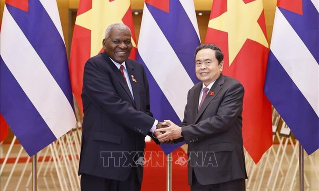 Chủ tịch Quốc hội Trần Thanh Mẫn và Chủ tịch Quốc hội Cuba Esteban Lazo Hernández. TTXVN