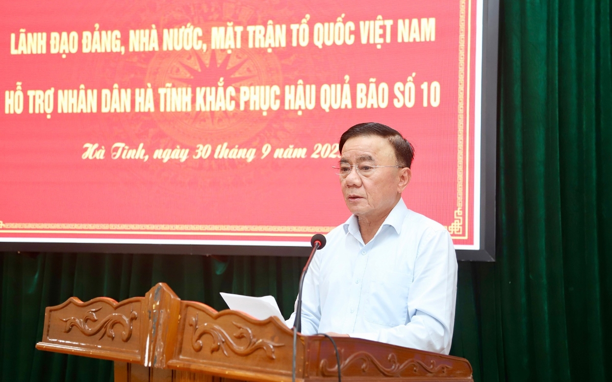 Đồng chí Trần Cẩm Tú phát biểu tại buổi làm việc. Ảnh: Văn Chung