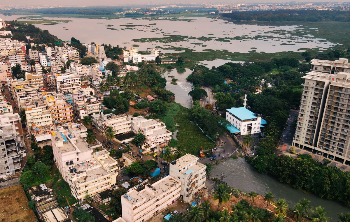 Hồ Bellandur, hồ lớn nhất ở Bengaluru, đang phải đối mặt với những thách thức lớn về nguồn cung cấp nước. Ảnh: Threads