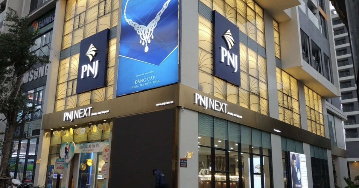 Bức tranh kinh doanh ngành bán lẻ: Giá vàng lập kỷ lục, ước tính lợi nhuận PNJ lao dốc