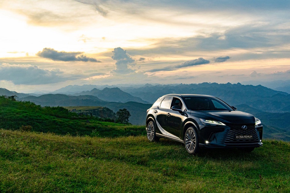 <i>Lexus giới thiệu thêm RX 350h Premium, giúp khách hàng có thêm lựa chọn xe Hybrid cùng mức giá dễ tiếp cận.</i>