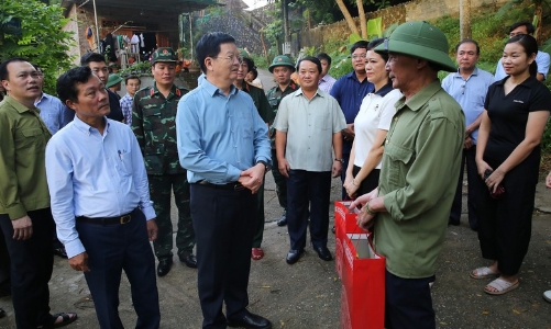 Phó Thủ tướng Mai Văn Chính kiểm tra công tác khắc phục hậu quả mưa lũ tại Tuyên Quang