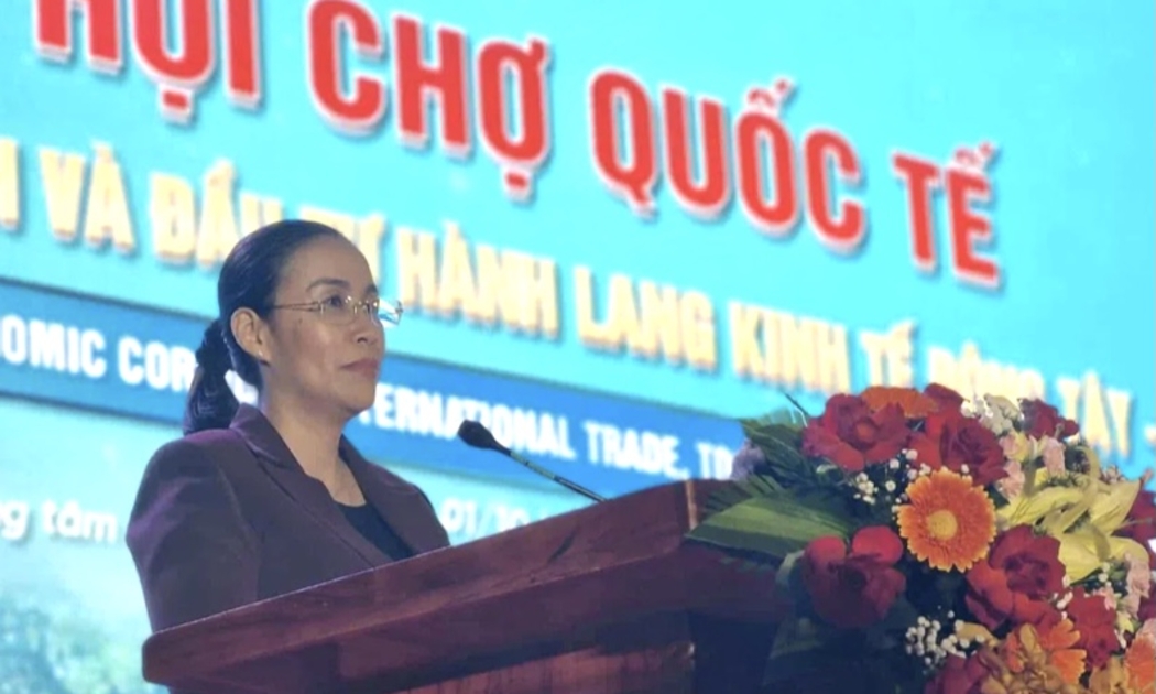 Phó Chủ tịch UBND TP. Đà Nẵng Nguyễn Thị Anh Thi phát biểu khai mạc hội chợ.