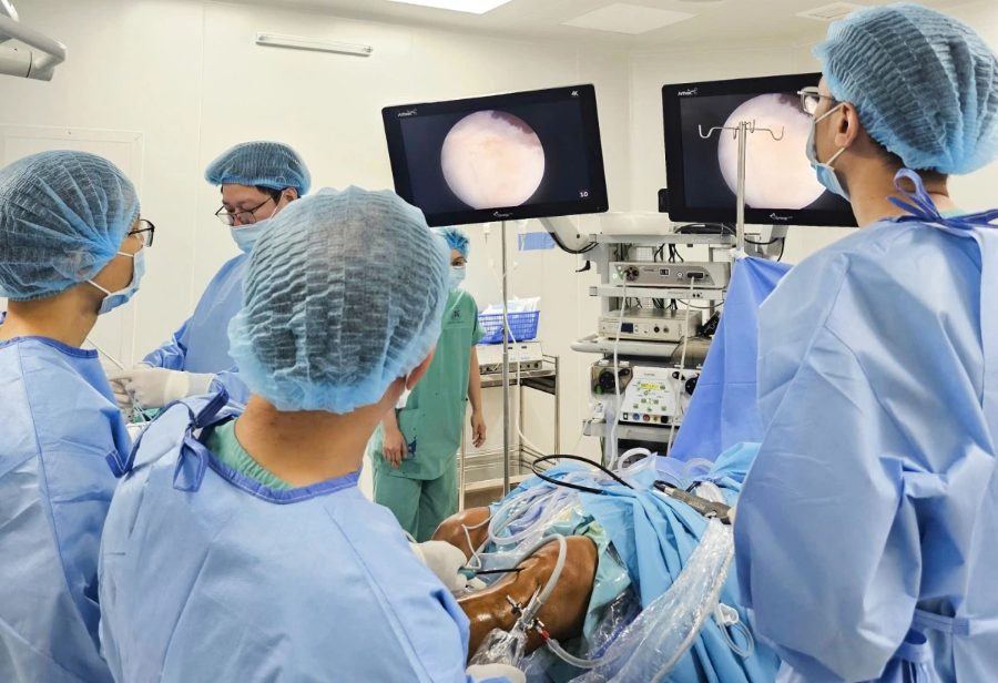 Keo
PRF được tạo từ chính máu của bệnh nhân nên hoàn toàn an toàn, không lo lây nhiễm
hay phản ứng đào thải. 