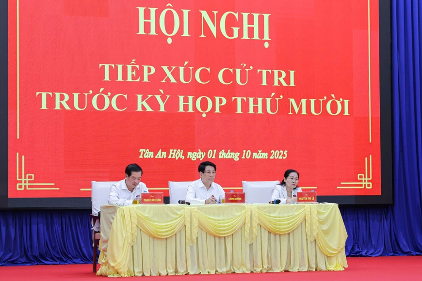 Chủ tịch nước Lương Cường và các đại biểu Quốc hội tại hội nghị tiếp xúc cử tri TP Hồ Chí Minh trước Kỳ họp thứ 10, Quốc hội khóa XV.&nbsp;