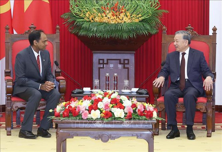 Tổng Bí thư Tô Lâm tiếp ông Sandeep Bharathi, Chủ tịch Bộ phận Trung tâm dữ liệu Tập đoàn Marvell toàn cầu, Hoa Kỳ - Ảnh: TTXVN