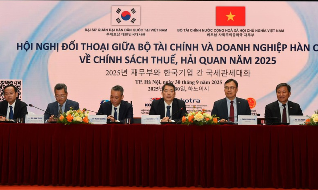 Hội nghị đối thoại giữa Bộ Tài chính và doanh nghiệp Hàn Quốc về chính sách thuế, hải quan năm 2025. (Ảnh: VGP)