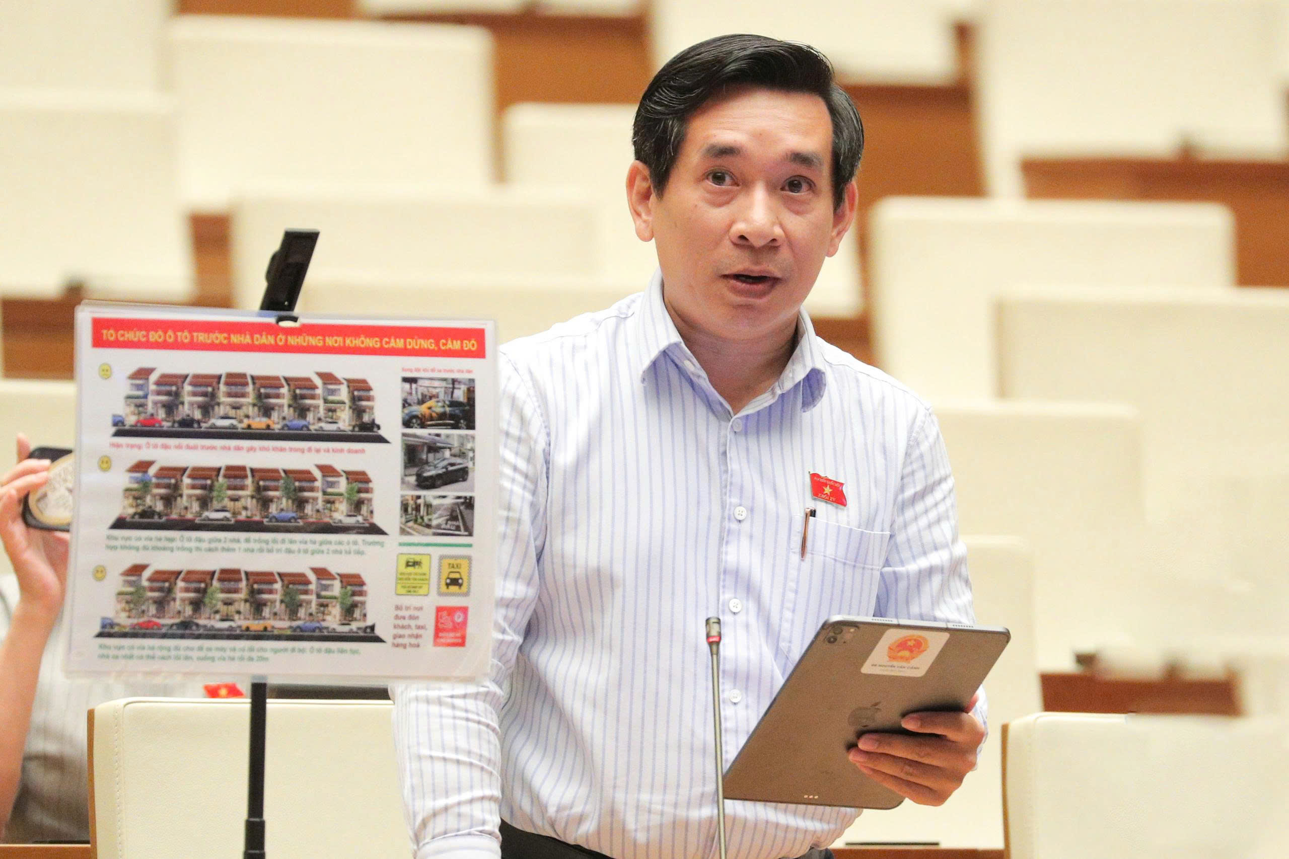 Đại biểu Nguyễn Văn Cảnh - Đoàn đại biểu Quốc hội tỉnh Gia Lai. Ảnh: Quốc hội.