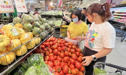 Bảo đảm nguồn cung hàng hóa thiết yếu, bình ổn thị trường mùa mưa bão
