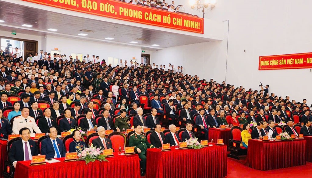 Các đồng chí lãnh đạo Đảng, Nhà nước và đại biểu tỉnh dự Đại hội.