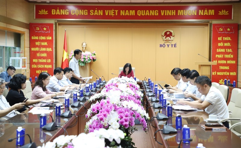 Bộ Y tế họp đánh giá tiến độ triển khai dự án cơ sở 2 của bệnh viện Việt Đức, Bạch Mai. Ảnh: MOH.