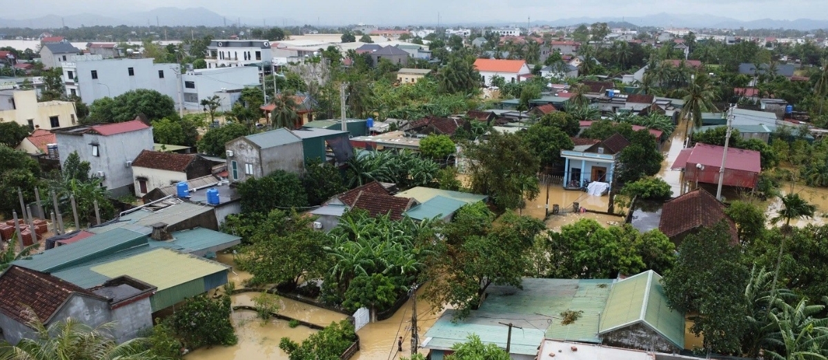 Nông Cống là xã có số lượng nhà ngập nhiều nhất, với hơn 3.200 nhà bị ngập từ tối ngày 29/9 đến trưa 1/10 nước vẫn chưa rút hết