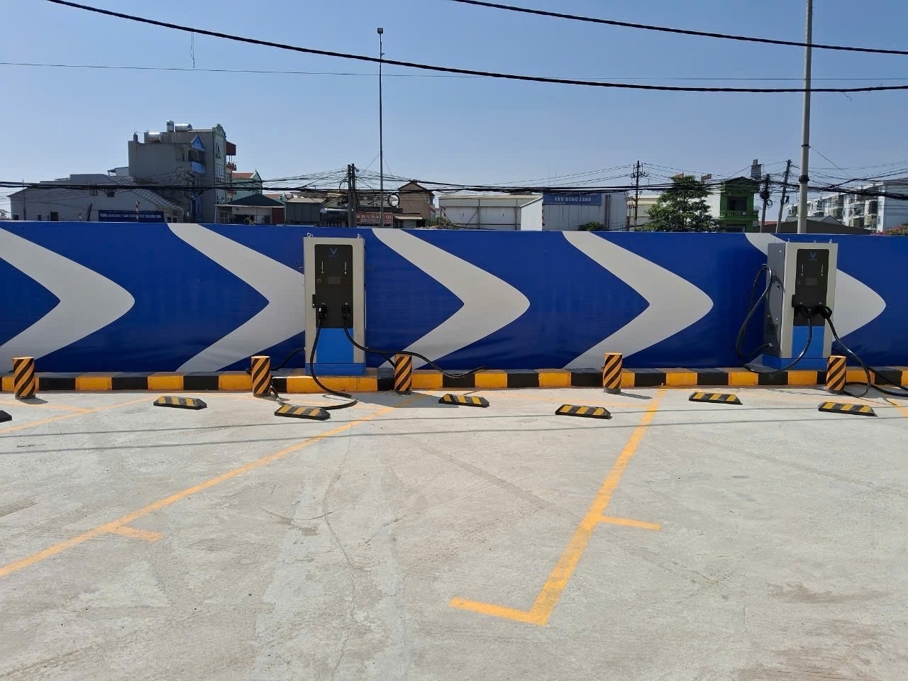 <i> Một trạm sạc nhượng quyền V-GREEN.</i>