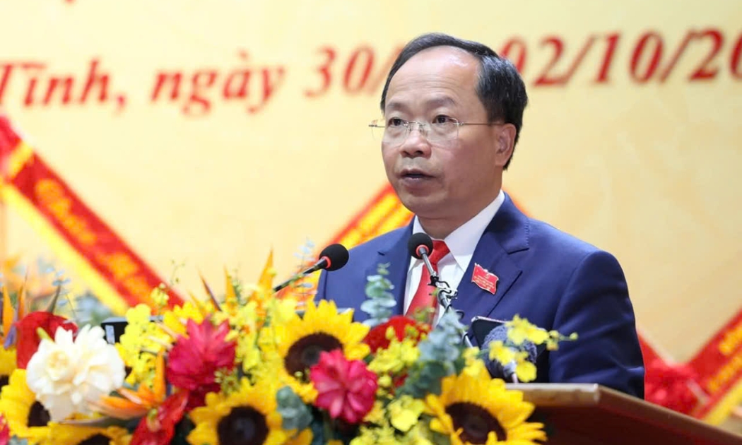  Bí thư Tỉnh ủy Hà Tĩnh Nguyễn Duy Lâm trình bày tóm tắt Báo cáo chính trị tại Đại hội.