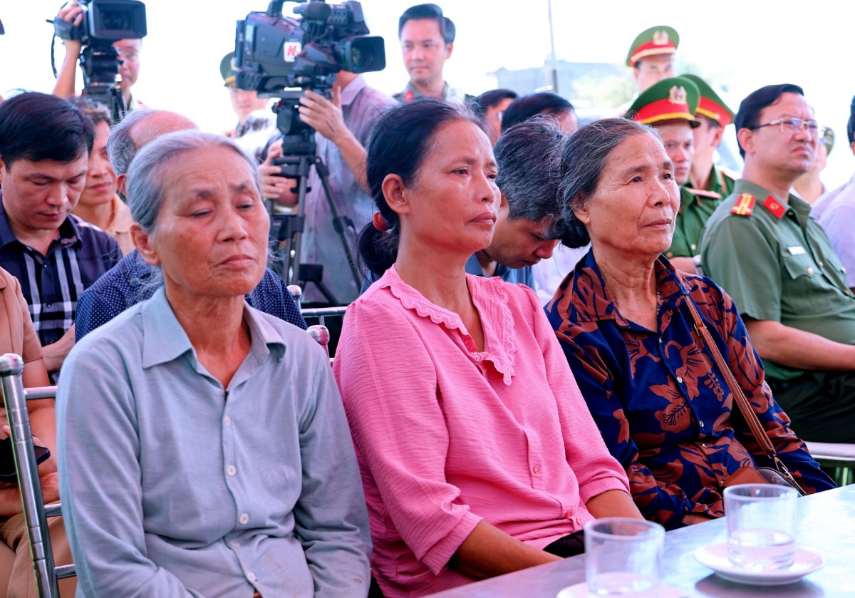 &nbsp;Các hộ gia đình có hoàn cảnh khó khăn bị thiệt hại do bão số 10 tại xã Quỹ Nhất