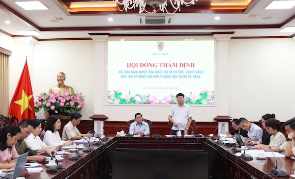 Quang cảnh buổi thẩm định. Ảnh: MOJ.