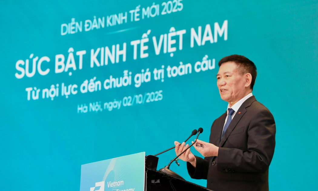 Phó Thủ tướng Chính phủ Hồ Đức Phớc phát biểu tại Diễn đàn Kinh tế mới Việt Nam 2025. Ảnh: Việt Dũng.
