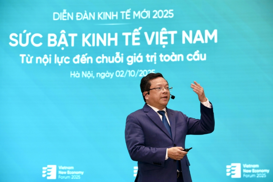 TS. Nguyễn Đức Hiển, Phó Trưởng Ban Chính sách, Chiến lược Trung ương trình bày tại Diễn đàn. (Ảnh: Việt Dũng)