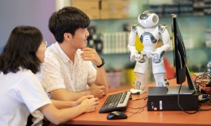 Nhu cầu về chuyên gia robot toàn diện ngày càng tăng cao. Nguồn ảnh: RMIT