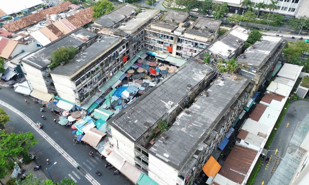 Chung cư Vĩnh Hội ờ TP. Hồ Chí Minh xuống cấp nhiều năm nay - Ảnh minh họa.