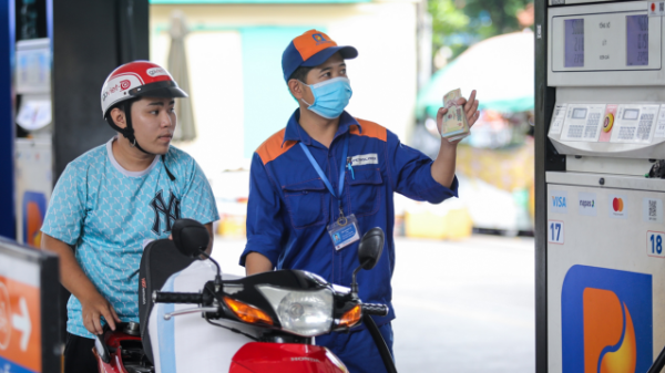 Đồng loạt tăng giá xăng dầu