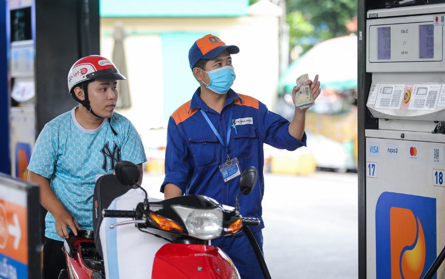 Giá xăng dầu đồng loạt tăng từ chiều 2/10/2025.