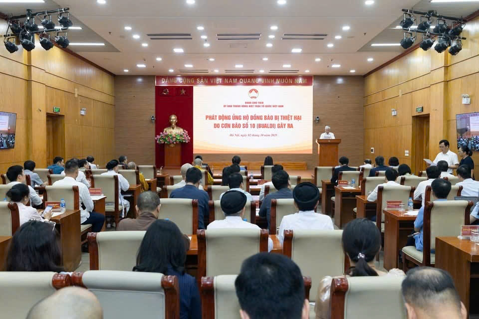 Lễ phát động quyên góp, ủng hộ đồng bào các tỉnh Bắc Bộ và Bắc Trung Bộ khắc phục hậu quả do cơn bão số 10 (Bualoi).