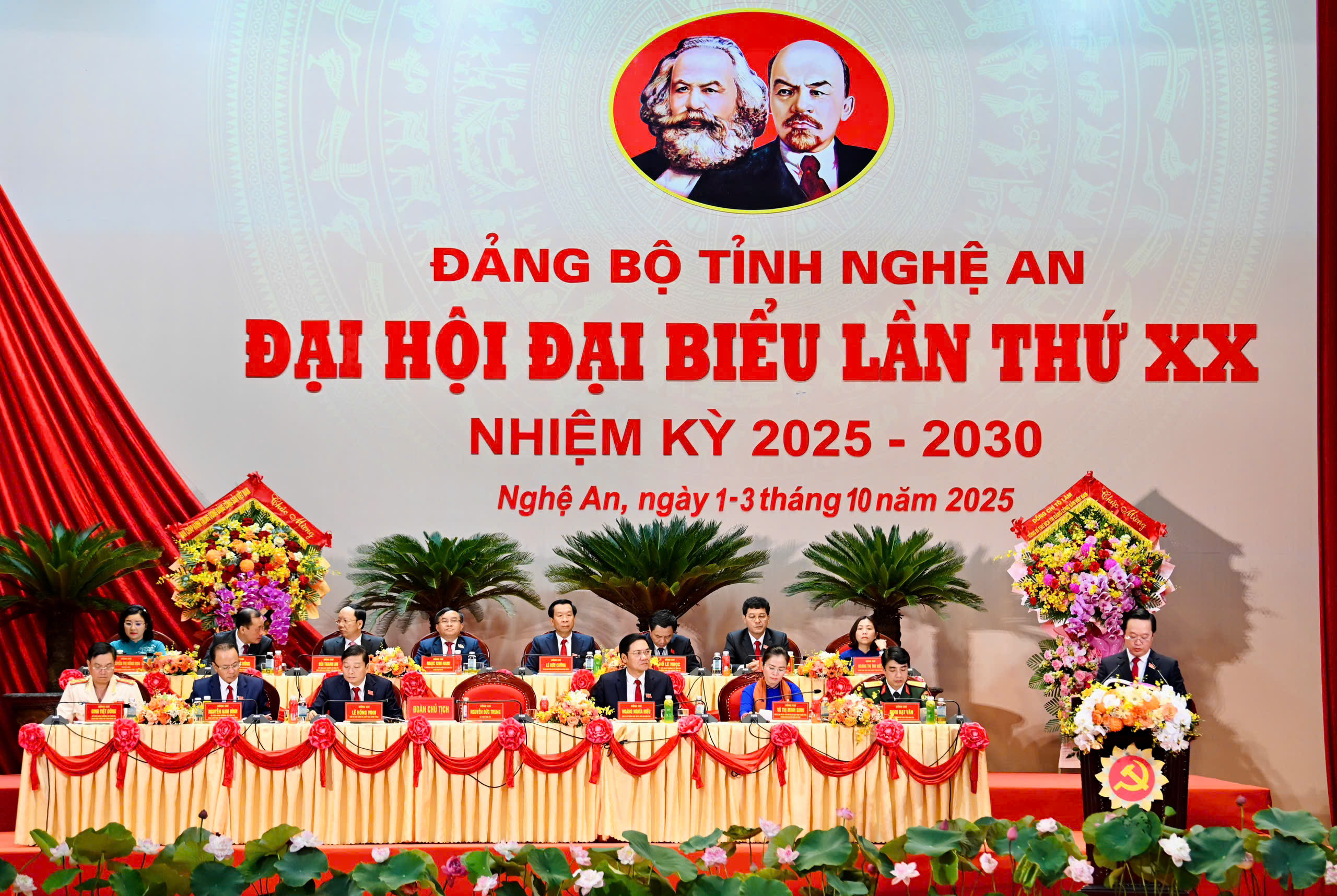 Đoàn Chủ tịch điều hành Đại hội