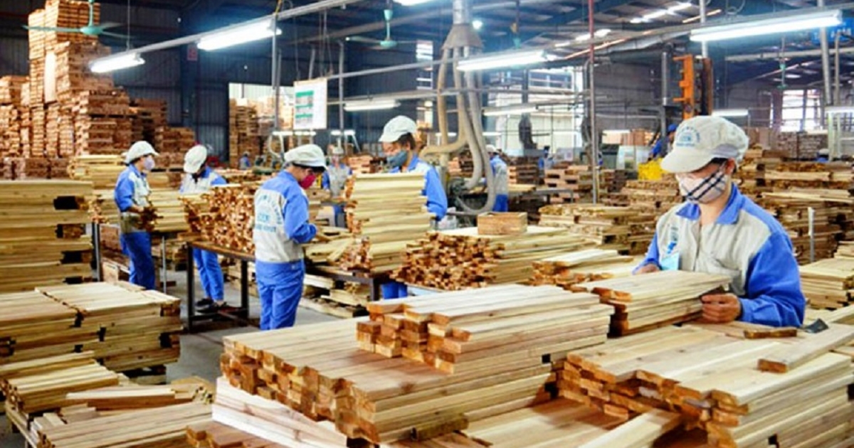 Mỹ áp thuế cao với đồ nội thất: Thách thức với ngành gỗ Việt Nam