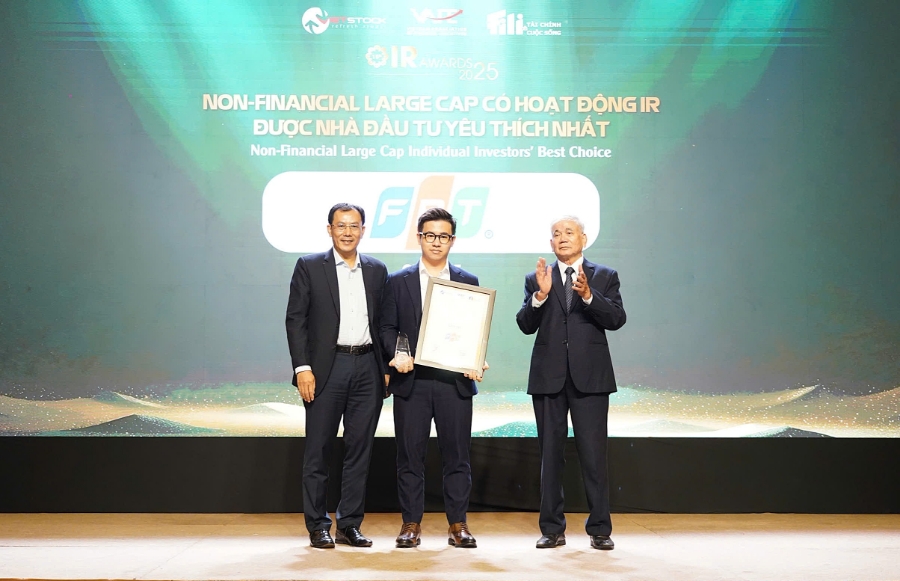   FPT được vinh danhTop 3 Doanh nghiệp nhóm vốn hóa lớn lĩnh vực phi tài chính có hoạt động IR được nhà đầu tư yêu thích nhất.  