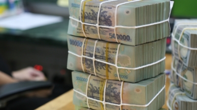 Total outstanding credit hits $668 billion