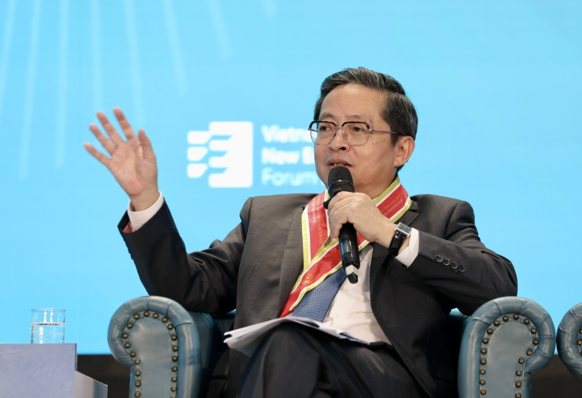 Ông Trần Kim Chung, Chủ tịch CT Group chia sẻ tại Diễn đàn Kinh tế mới Việt Nam (Vietnam New Economy Forum - VNEF) lần thứ ba với chủ đề: "Sức bật kinh tế Việt Nam từ nội lực đến chuỗi giá trị toàn cầu" - Ảnh: Việt Dũng.