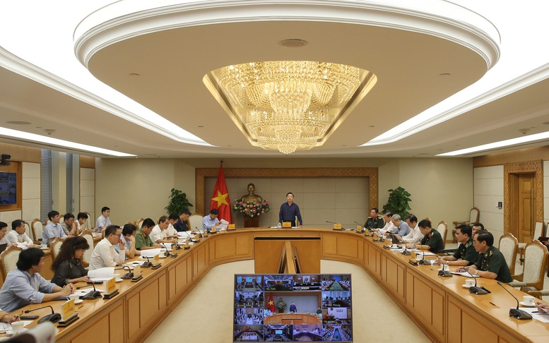 Phó Thủ tướng Trần Hồng Hà chủ trì cuộc họp về ứng phó với cơn bão số 11 (bão Matmo) - Ảnh: VGP