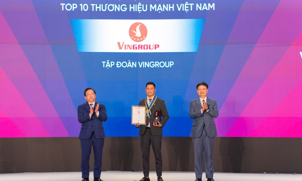 Với những nỗ lực không ngừng nghỉ, VinFast là doanh nghiệp được vinh danh trong Top 10 Thương hiệu Mạnh Vươn tầm 2025.