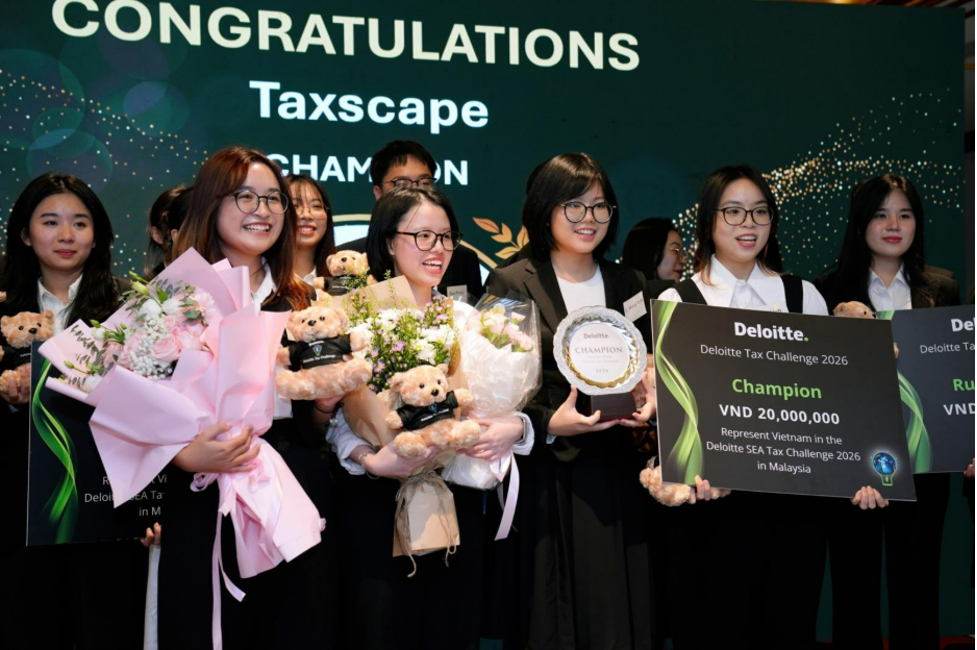 BUV’s University of London Finance students take the national title at the Deloitte Tax Challenge 2026.