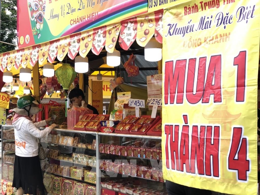 Sắp đến Rằm tháng Tám nhưng thị trường bánh Trung thu vẫn khá im ắng.