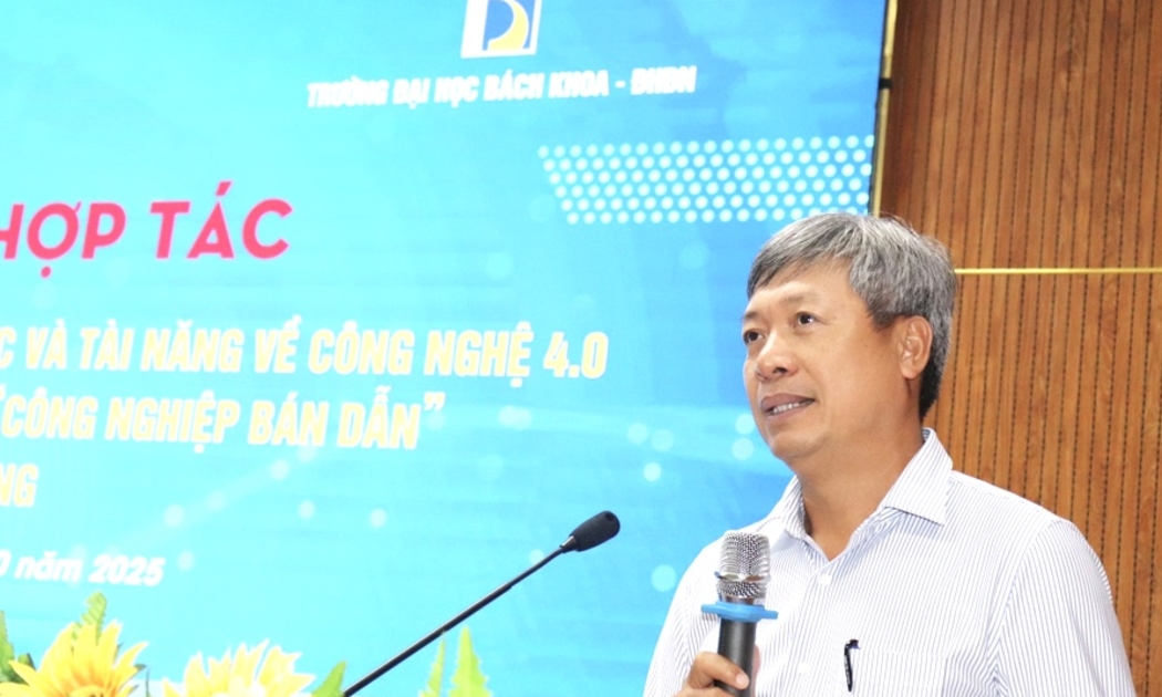Phó Chủ tịch UBND TP. Đà Nẵng Hồ Quang Bửu phát biểu tại buổi lễ ký kết hợp tác mạng lưới đào tạo xuất sắc về AI.