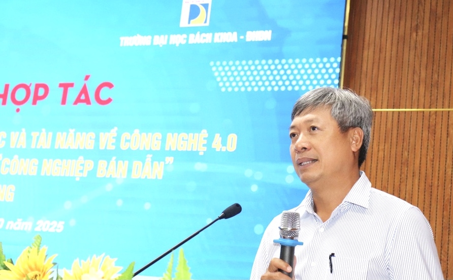 Phó Chủ tịch UBND TP. Đà Nẵng Hồ Quang Bửu phát biểu tại buổi lễ ký kết hợp tác mạng lưới đào tạo xuất sắc về AI.