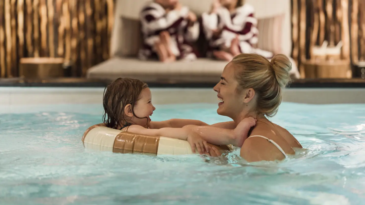 Đầu tư cho những hoạt động gắn kết giữa cha mẹ và con cái này, dù xa xỉ đến đâu, cũng xứng đáng.