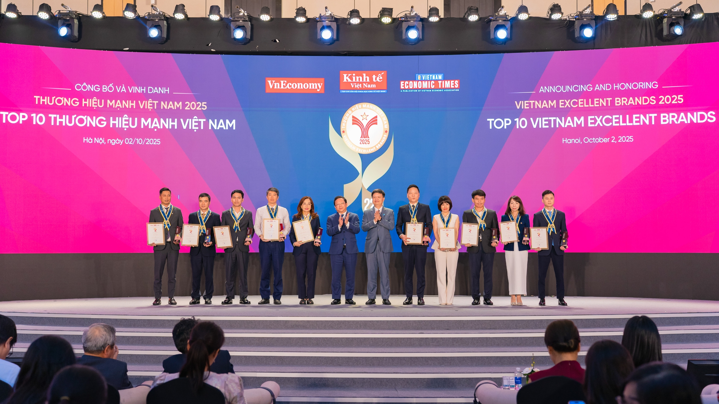 Năm 2025, các doanh nghiệp được vinh danh Top 10 Thương hiệu Mạnh Việt Nam, bao gồm: Tập đoàn Công nghiệp - Năng lượng Quốc gia Việt Nam (Petrovietnam); Tập đoàn Điện lực Việt Nam; Tập đoàn Công nghiệp – Viễn thông Quân đội; Ngân hàng TMCP Ngoại thương Việt Nam; Tập đoàn Vingroup; Công ty Cổ phần Tập đoàn Trường Hải; Tập đoàn Sun Group; Công ty Cổ phần Sữa Việt Nam; Công ty Cổ phần FPT; Nhà sáng lập Ecopark.