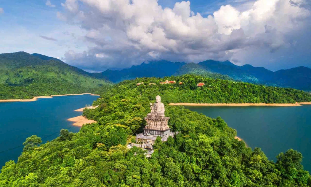 Vườn quốc gia Bạch Mã.