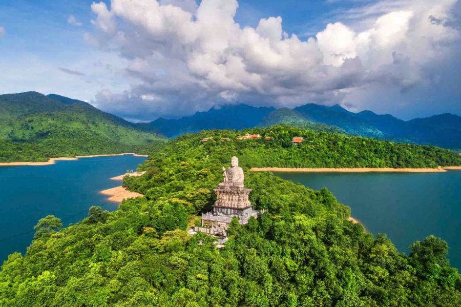 Vườn quốc gia Bạch Mã.