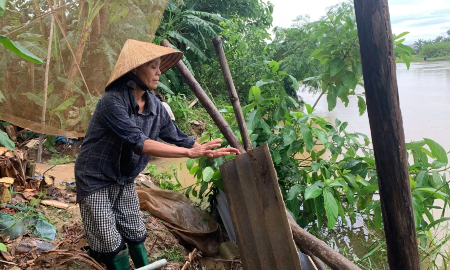 Sạt lở bờ sông Bồ, thành phố Huế công bố tình huống khẩn cấp