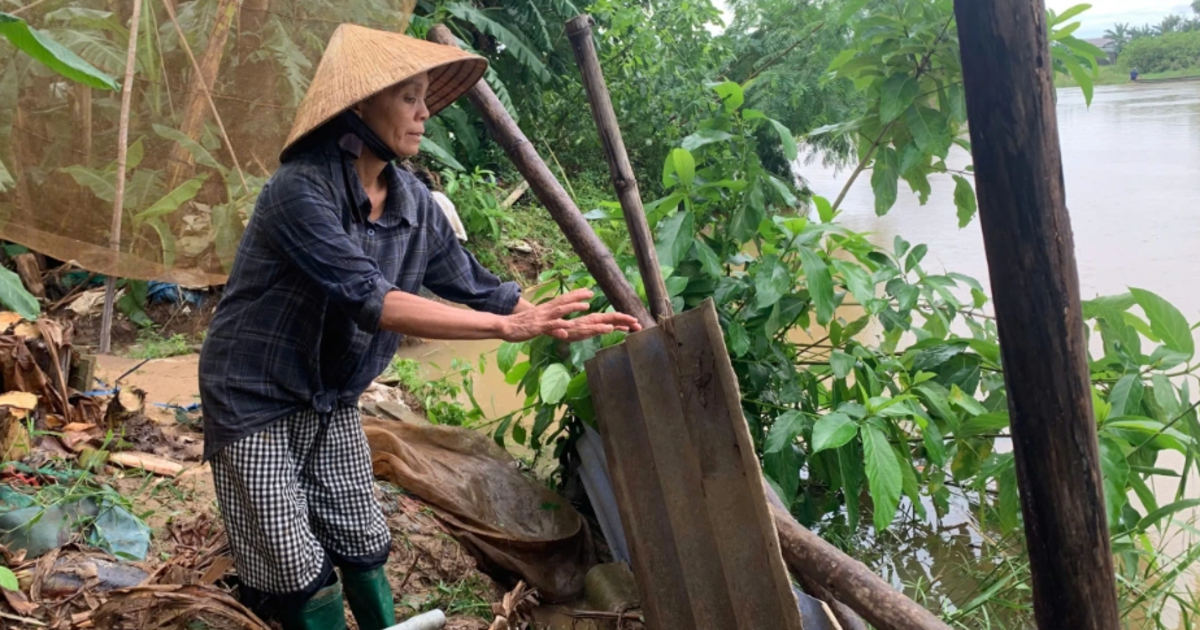 Sạt lở bờ sông Bồ, thành phố Huế công bố tình huống khẩn cấp