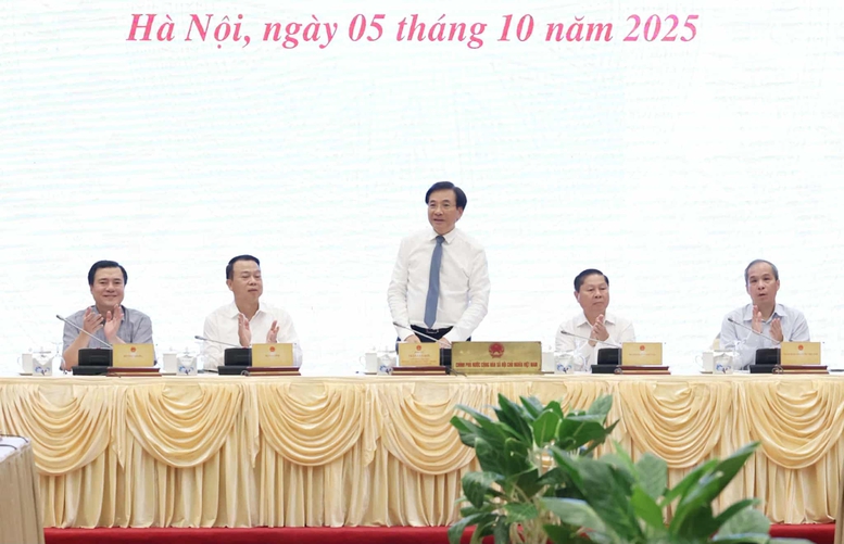 Bộ trưởng, Chủ nhiệm Văn phòng Chính phủ Trần Văn Sơn, Người phát ngôn của Chính phủ chủ trì họp báo Chính phủ thường kỳ tháng 9 - Ảnh: VGP