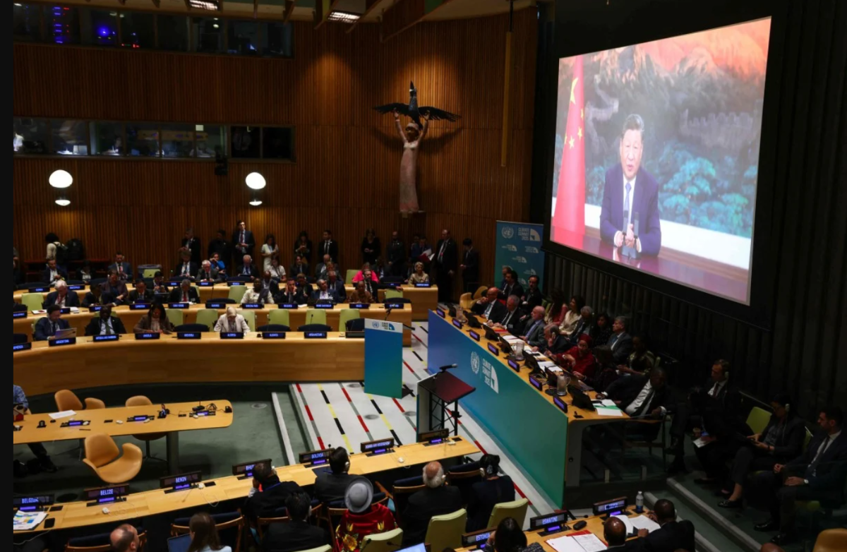 Trung
Quốc lần đầu công bố mục tiêu giảm tuyệt đối phát thải CO₂ toàn nền kinh tế năm
2035, ở mức 7–10% so với đỉnh phát thải.